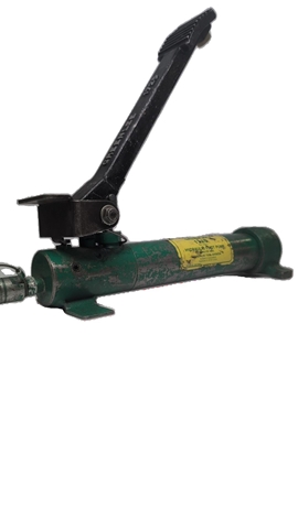 Greenlee 1725 Hydraulic Foot Pump. Provides 10,000 PSI max pressure output. Designed for operation of hydraulic knockout drivers and other single-acting hydraulic tools. Includes high-pressure hose and coupler.
